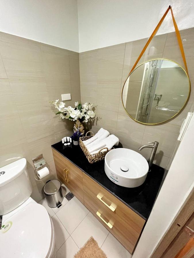 M&M Condostay At Shore 2 Residences Tower 2 Pasay City Manila Bagian luar foto